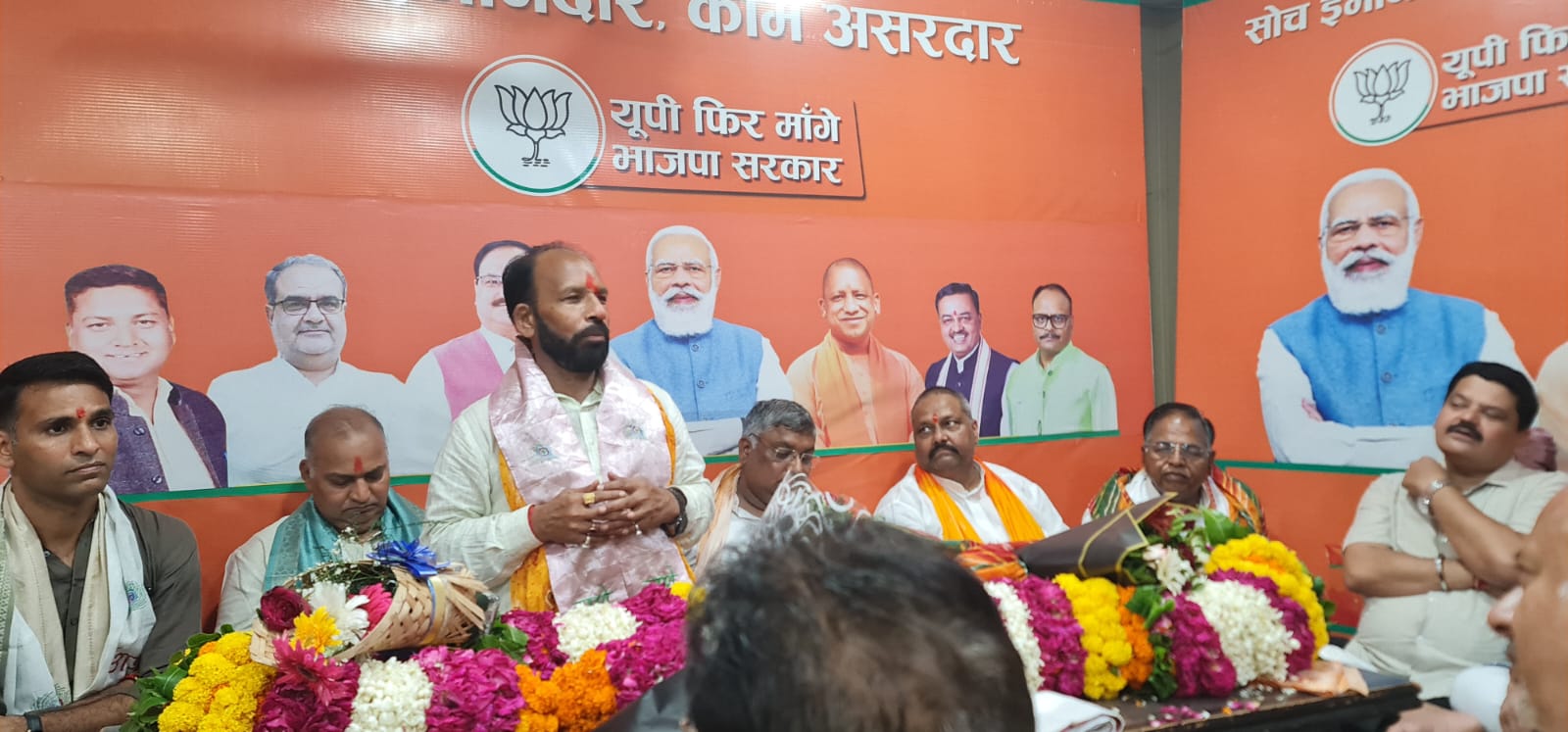 बैठक को संबोधित करते हुए क्षेत्रीय अध्यक्ष पूरन सिंह लोधी